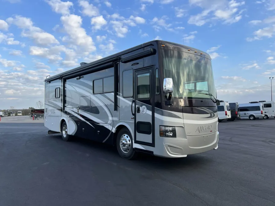 2016 Tiffin Allegro Red 33AA | Photo 8 of 20