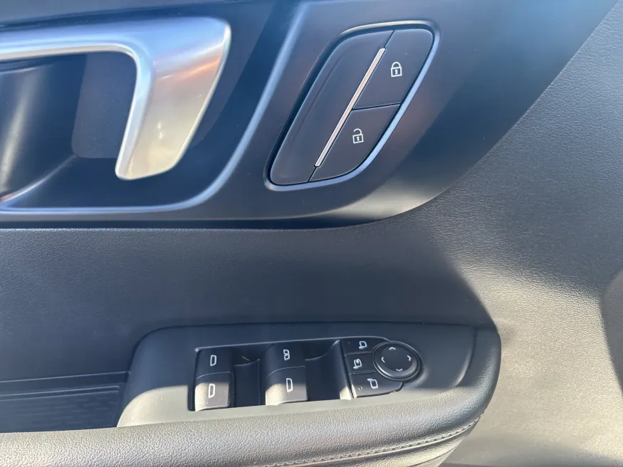 2025 Buick Enclave Preferred | Photo 14 of 24