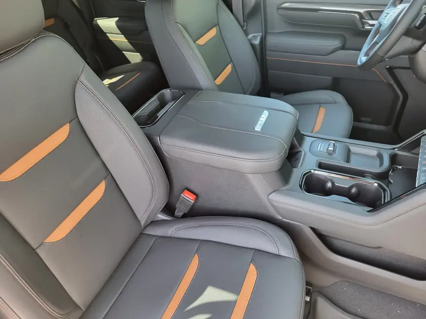 2026 GMC Sierra 2500HD AT4 | Photo 12 of 25