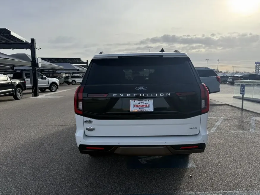 2025 Ford Expedition Max | Photo 7 of 34