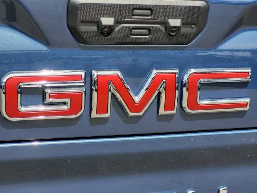 2026 GMC Sierra 2500HD Denali | Photo 10 of 25