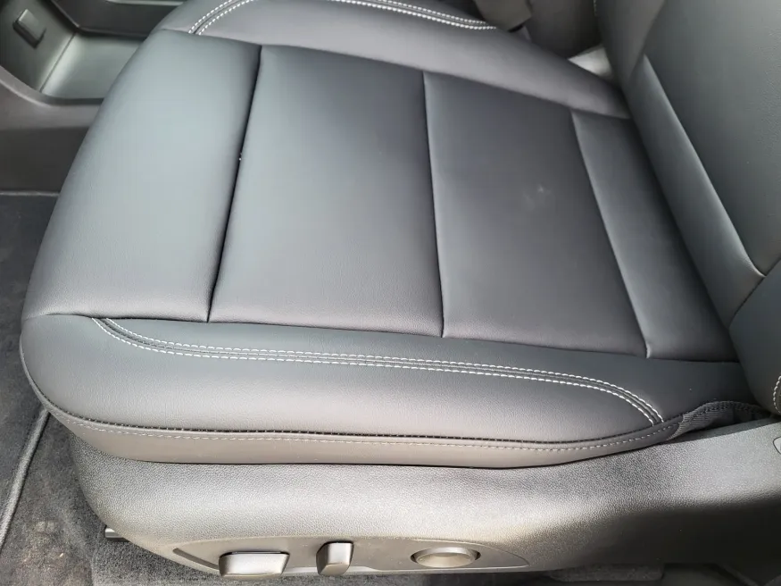 2026 GMC Acadia AWD Elevation | Photo 19 of 26