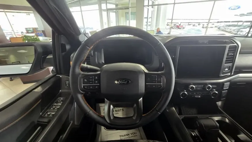 2025 Ford F-150 | Photo 15 of 26