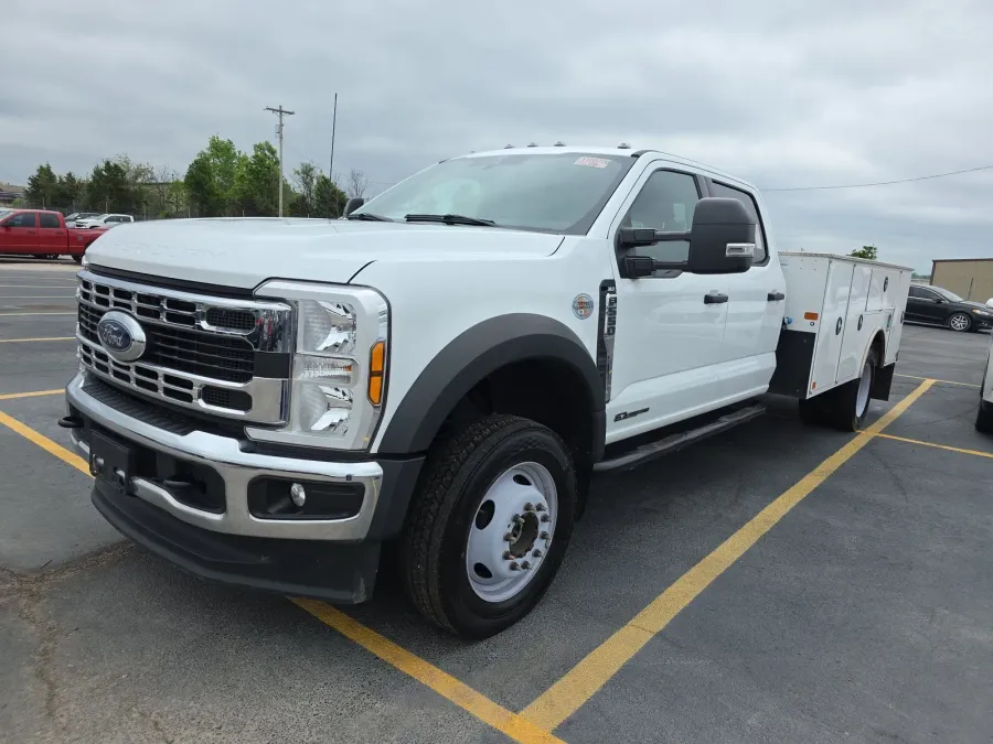 2024 Ford Super Duty F-550 XLT | Photo 5 of 5