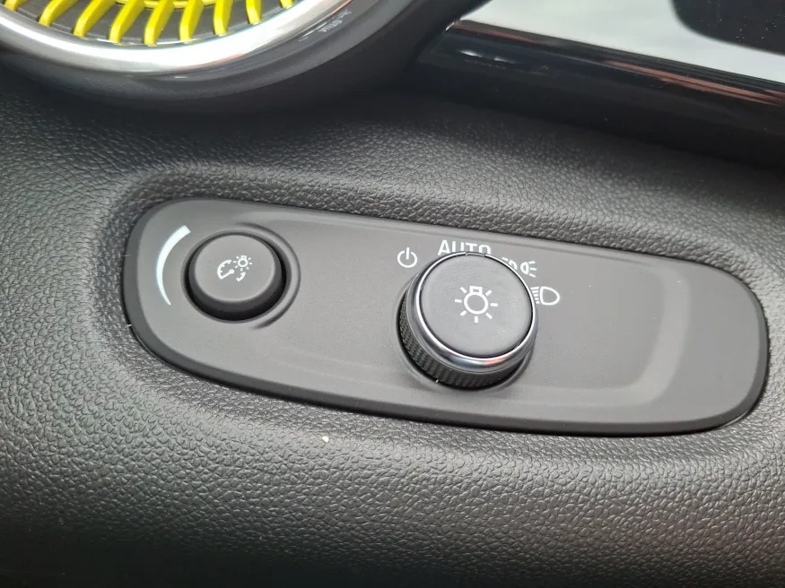 2026 Chevrolet Trax ACTIV | Photo 15 of 21