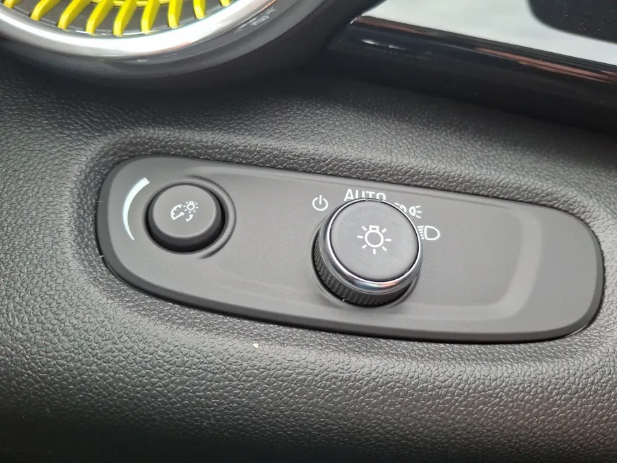 2026 Chevrolet Trax ACTIV | Photo 15 of 21