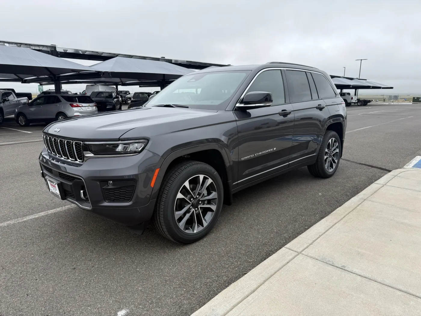 2025 Jeep Grand Cherokee Overland | Photo 3 of 19