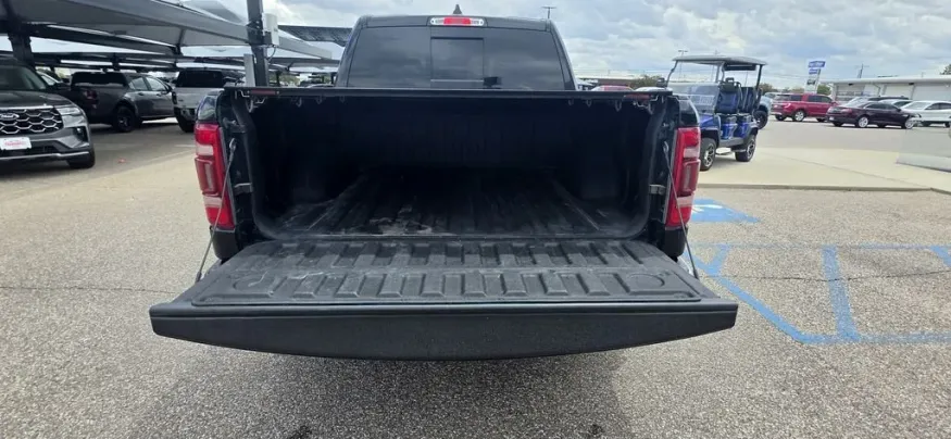 2022 RAM 1500 | Photo 11 of 35
