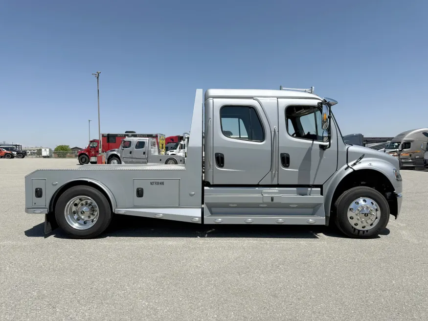 2024 Freightliner M2 106 Summit Hauler | Photo 17 of 22