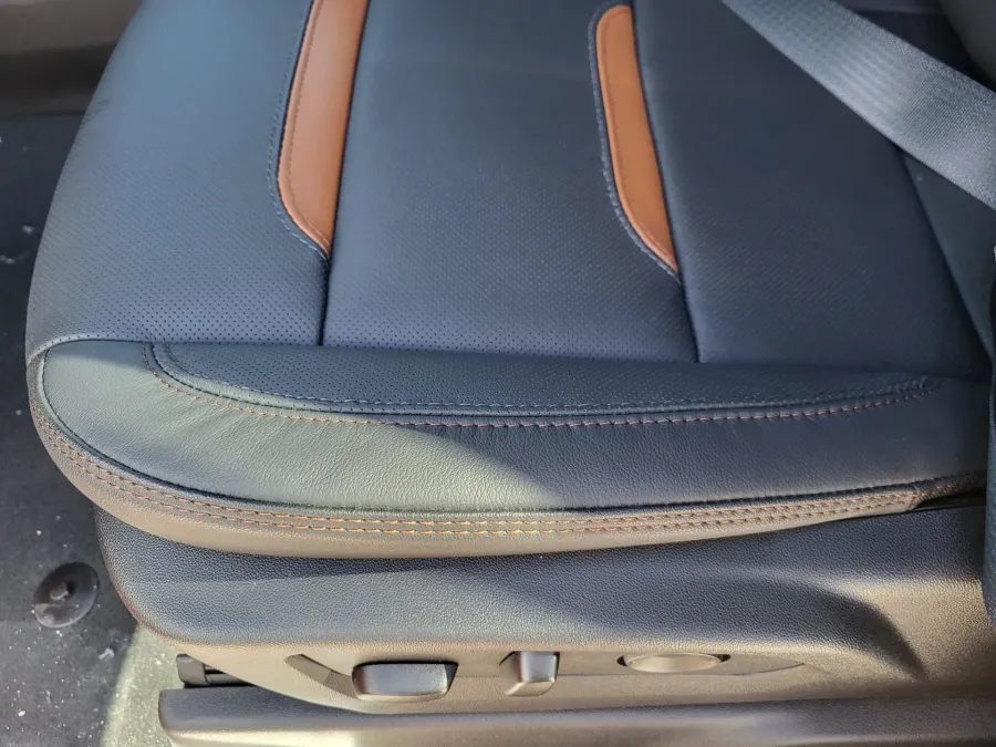 2026 GMC Sierra 2500HD AT4 | Photo 23 of 32