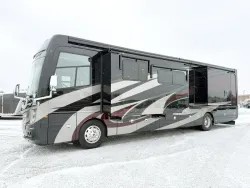 2019 Fleetwood Discovery 40M LXE | Thumbnail Photo 22 of 30