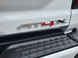 2026 GMC Canyon 4WD AT4X | Thumbnail Photo 14 of 29