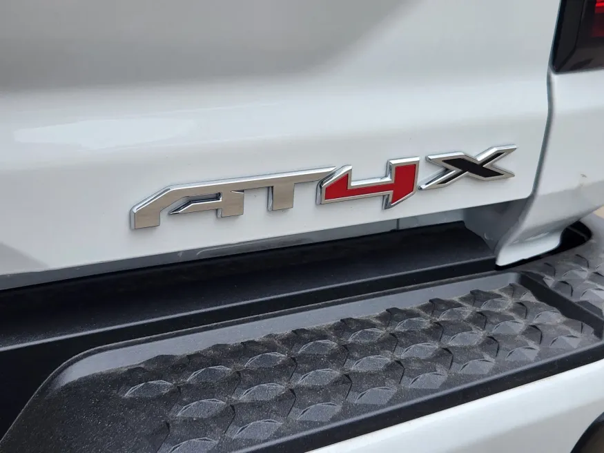 2026 GMC Canyon 4WD AT4X | Photo 14 of 29