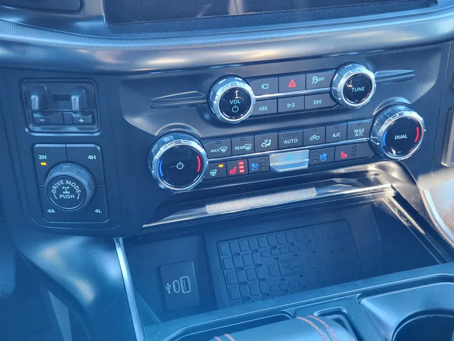 2025 Ford F-150 Raptor | Photo 14 of 21