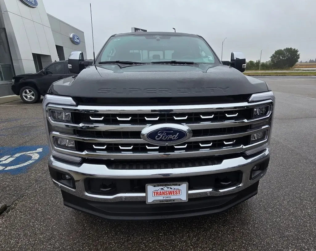 2026 Ford Super Duty F-250 | Photo 4 of 35