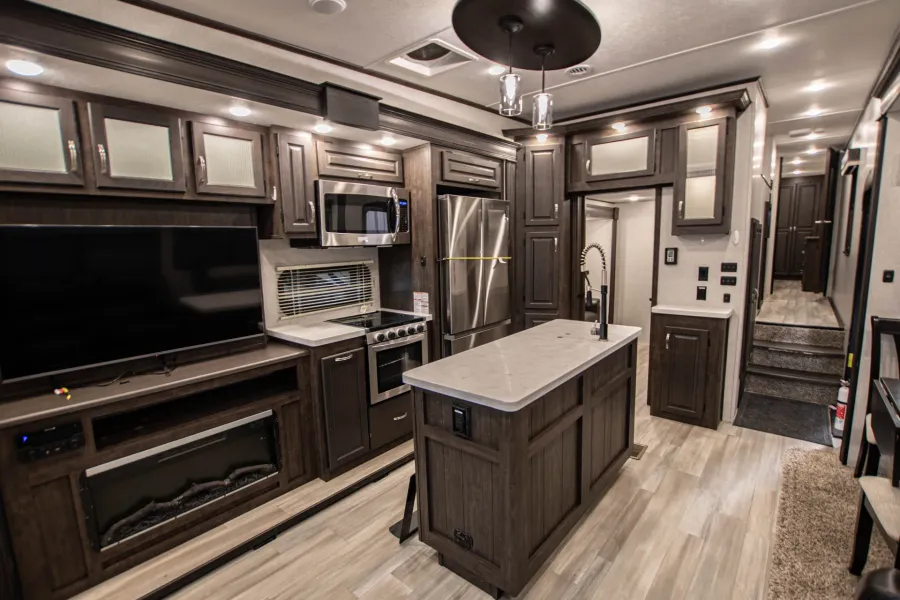 2022 Coachmen Brookstone 398MBL | Photo 7 of 27