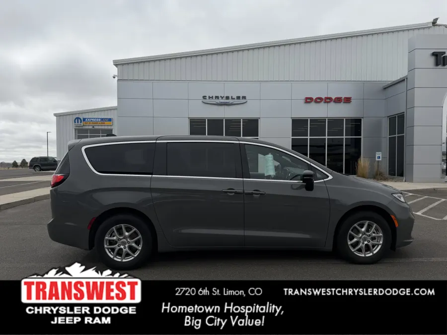 2025 Chrysler Pacifica Select | Photo 20 of 20