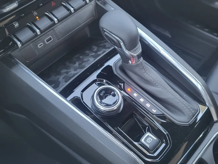 2026 GMC Canyon 4WD Elevation | Photo 18 of 26