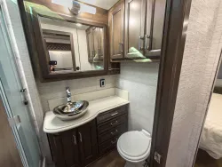 2023 Newmar Bay Star 3408 | Thumbnail Photo 19 of 38