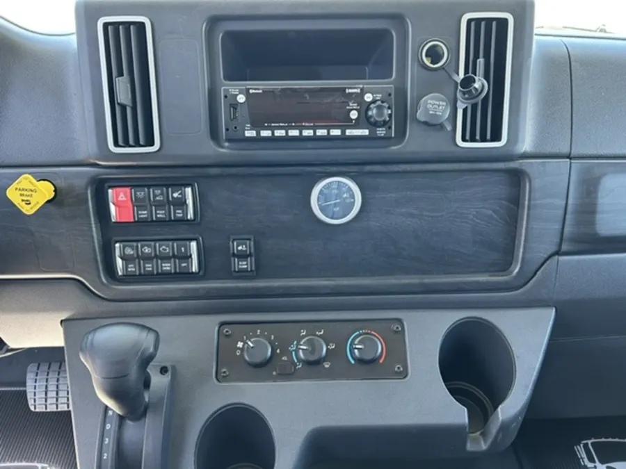 2025 Freightliner M2 106 | Photo 14 of 19
