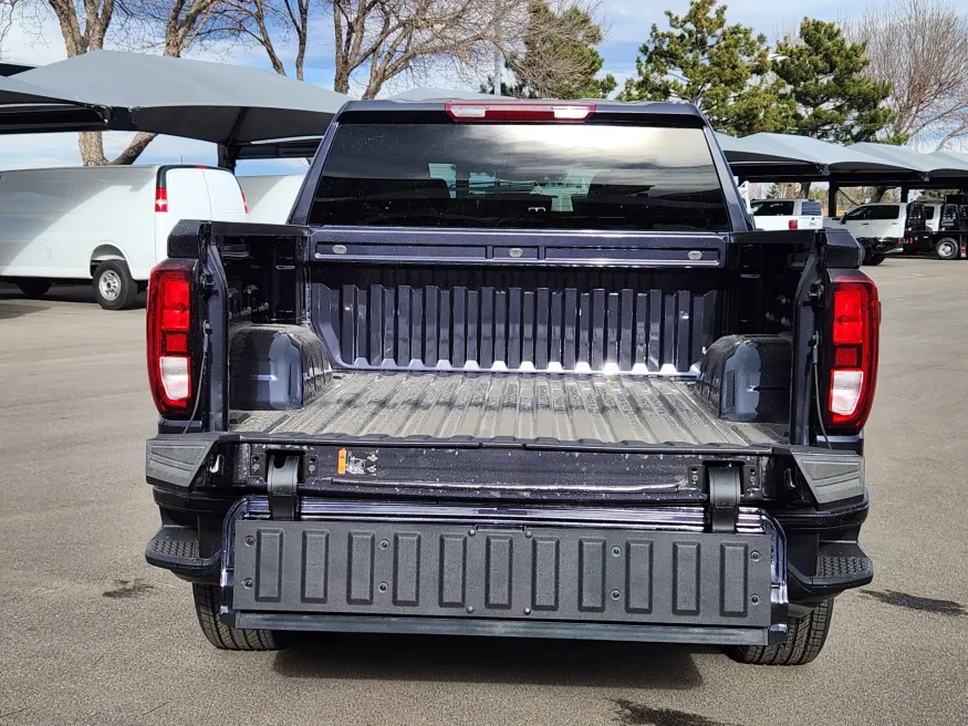 2026 GMC Sierra 1500 Elevation | Photo 21 of 22