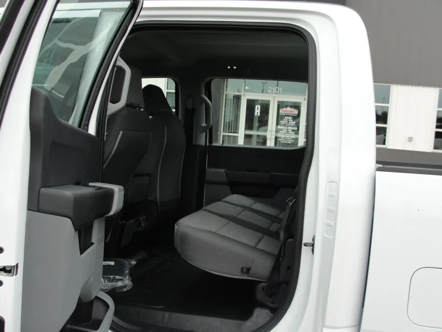 2026 Ford F-350 | Photo 13 of 16