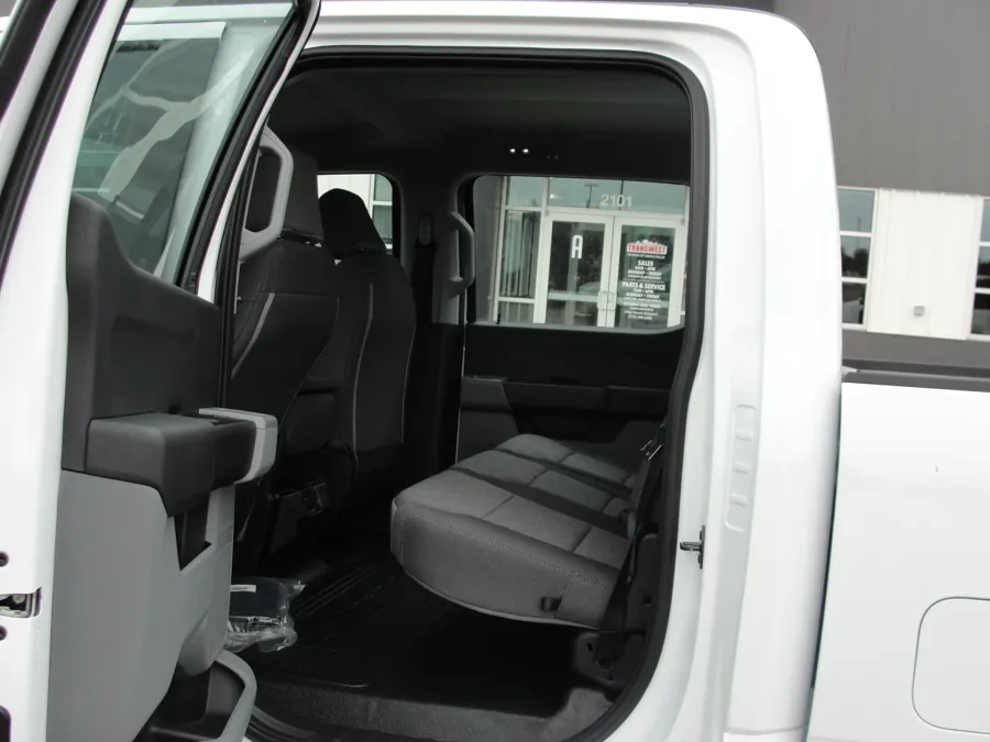 2026 Ford F-350 | Photo 13 of 16