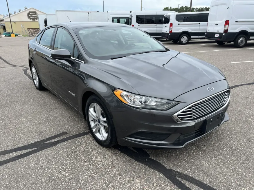 2018 Ford Fusion | Photo 15 of 19