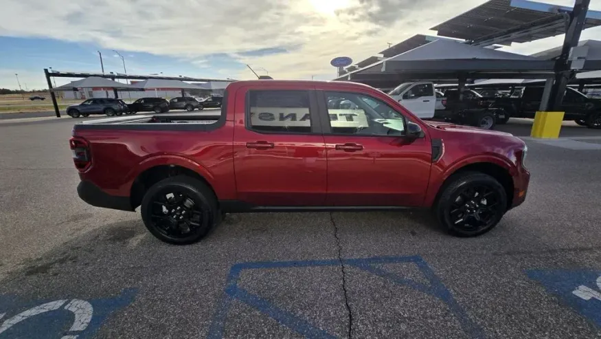 2026 Ford Maverick | Photo 4 of 32