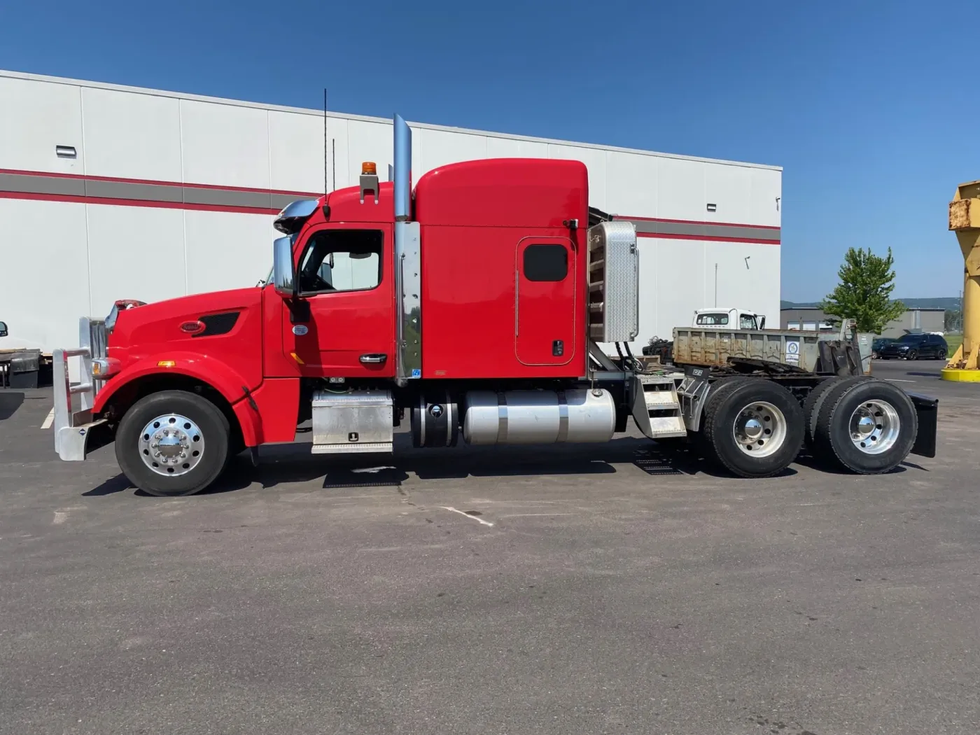 2022 Peterbilt 567 | Photo 3 of 25