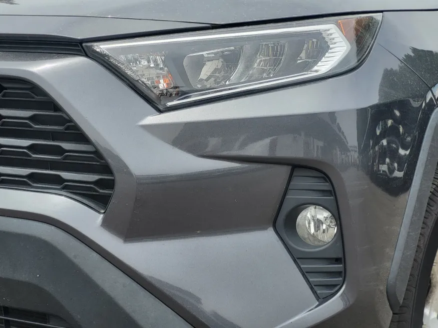 2020 Toyota RAV4 XLE | Photo 7 of 26
