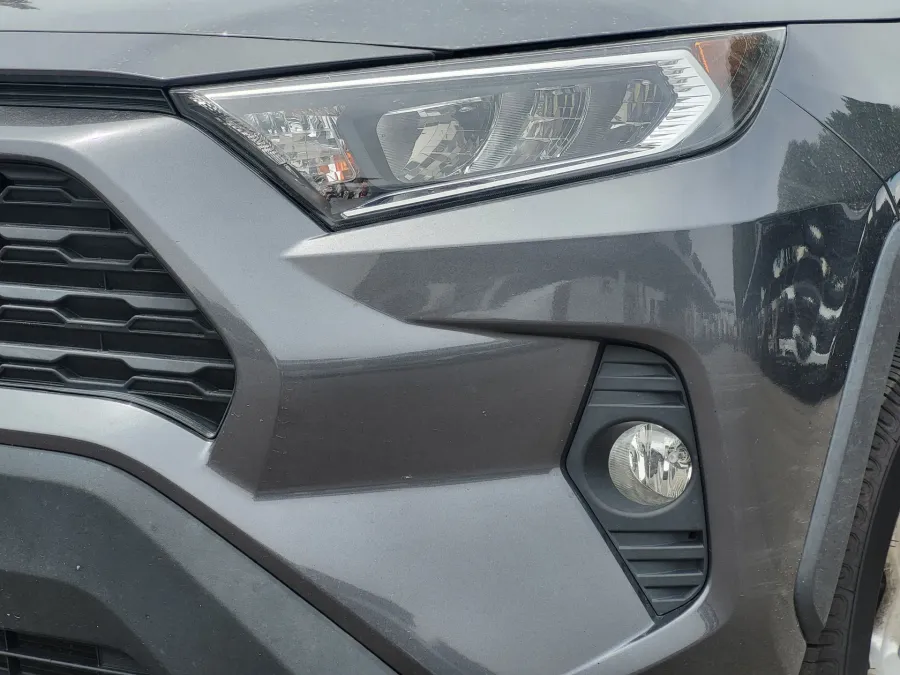 2020 Toyota RAV4 XLE | Photo 7 of 26
