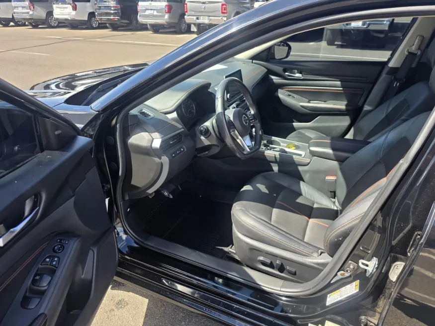 2022 Nissan Altima 2.5 SR | Photo 18 of 23