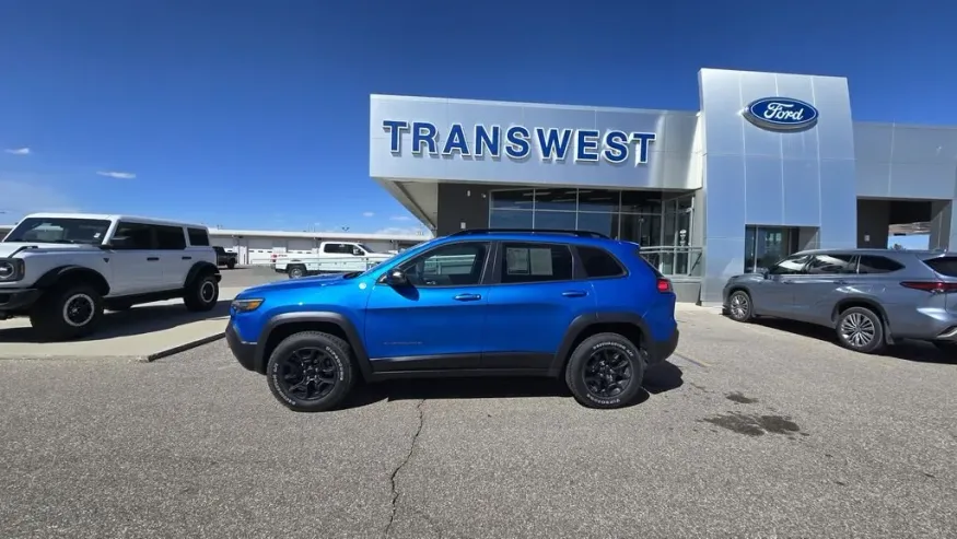 2022 Jeep Cherokee | Photo 1 of 29