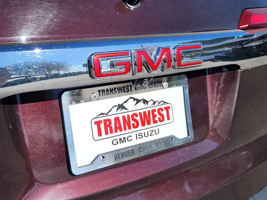 2021 GMC Acadia SLT | Photo 14 of 29