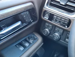 2026 GMC Yukon Denali Ultimate | Thumbnail Photo 17 of 23