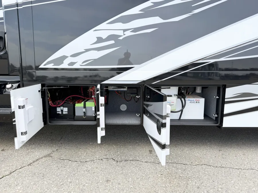 2026 Renegade Verona 40VRB | Photo 32 of 31