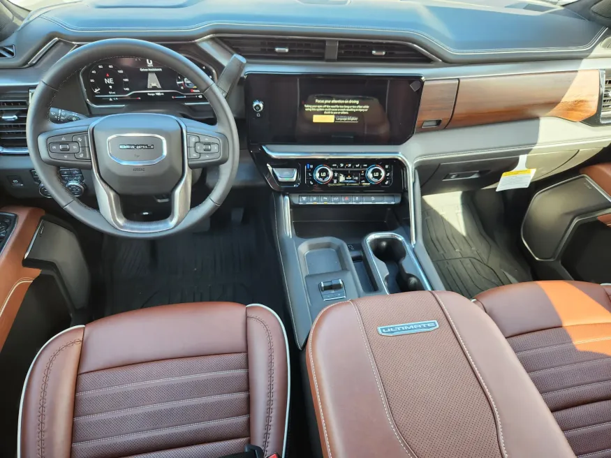 2025 GMC Sierra 3500HD Denali Ultimate | Photo 11 of 29