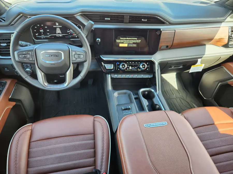 2025 GMC Sierra 3500HD Denali Ultimate | Photo 11 of 29