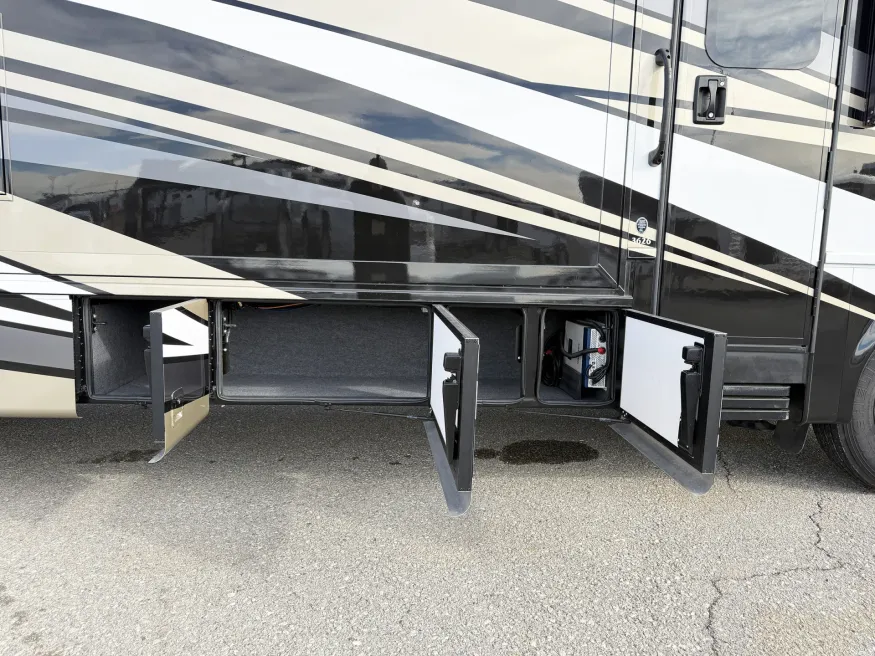 2024 Newmar Bay Star 3626 | Photo 24 of 31