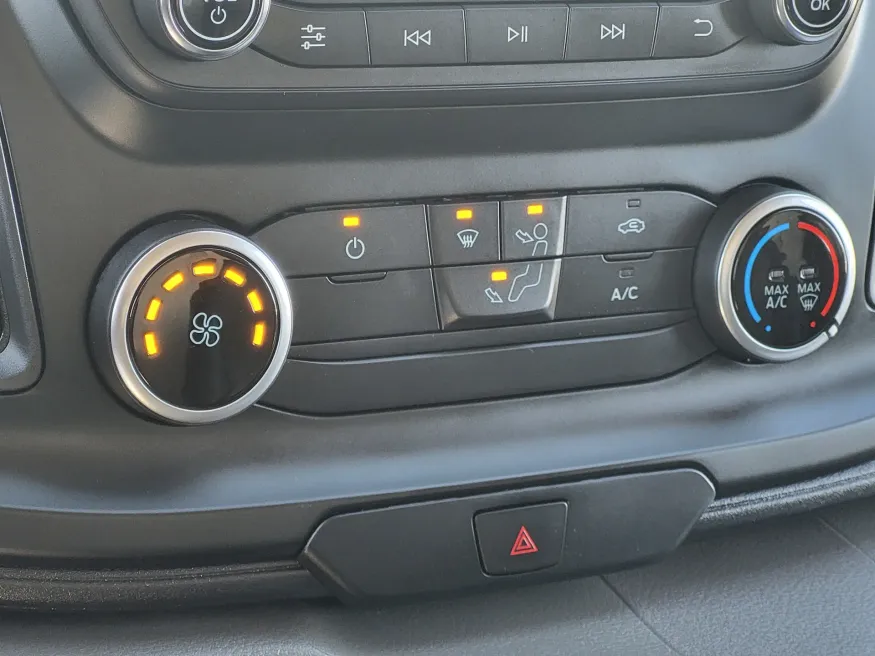 2023 Ford Transit Cutaway T350HD | Photo 18 of 25