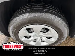 2021 Toyota RAV4 LE | Thumbnail Photo 8 of 23