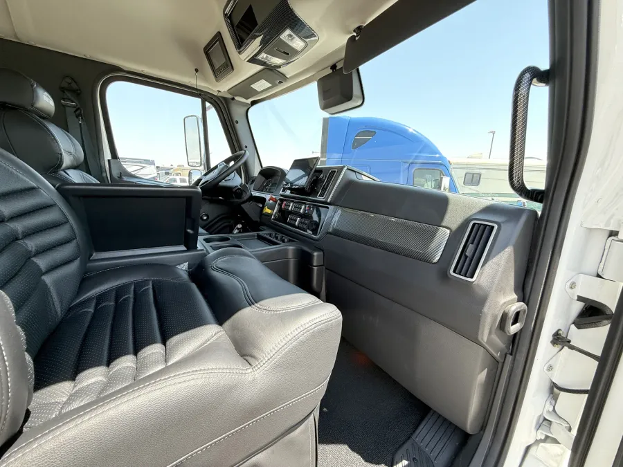 2025 Freightliner M2 106 Plus Summit Hauler | Photo 23 of 24