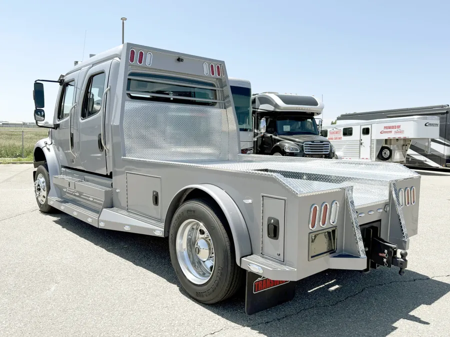 2025 Freightliner M2 106 Plus Summit Hauler | Photo 16 of 25