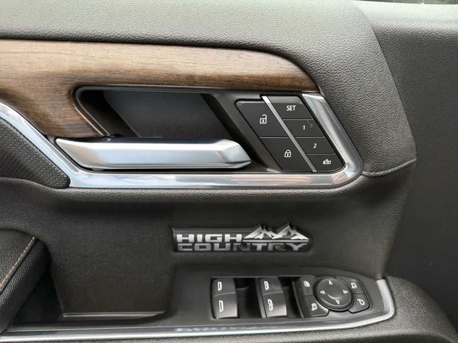 2024 Chevrolet Silverado 1500 High Country | Photo 11 of 19