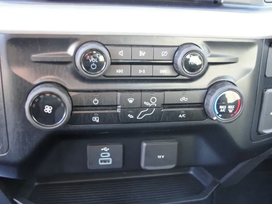 2024 Ford Super Duty F-250 XLT | Photo 21 of 36