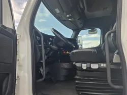 2023 Freightliner Cascadia 126 | Thumbnail Photo 11 of 22