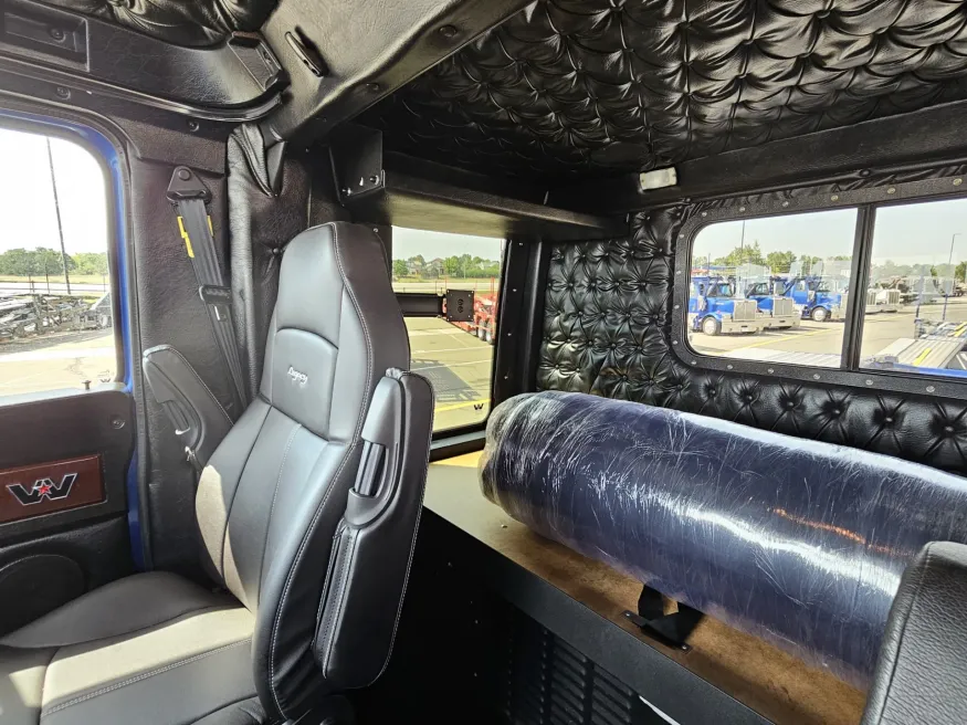 2022 Western Star 4900FA | Photo 23 of 27