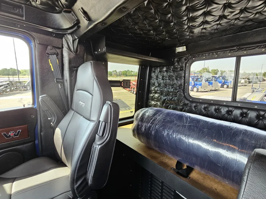 2022 Western Star 4900FA | Photo 23 of 27