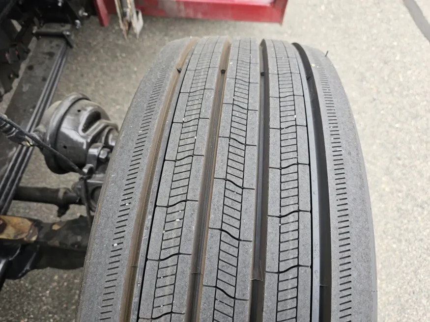 2023 Peterbilt 389 | Photo 9 of 21